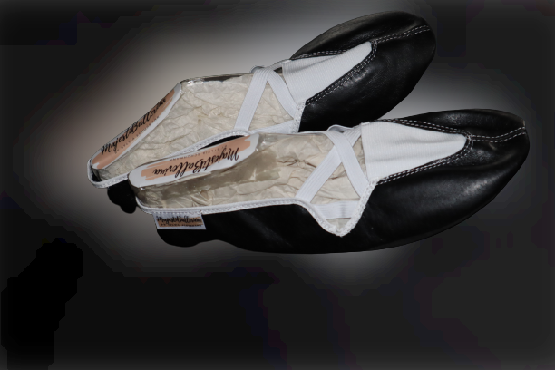 MajestiBallerina criss cross diverse colours mit Neoprensohle