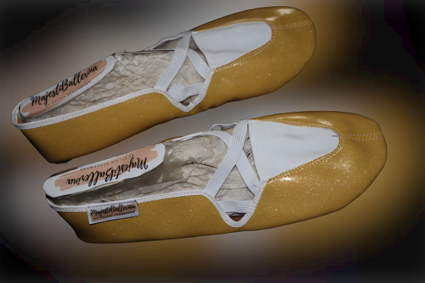 MajestiBallerina criss cross diverse colours mit Neoprensohle