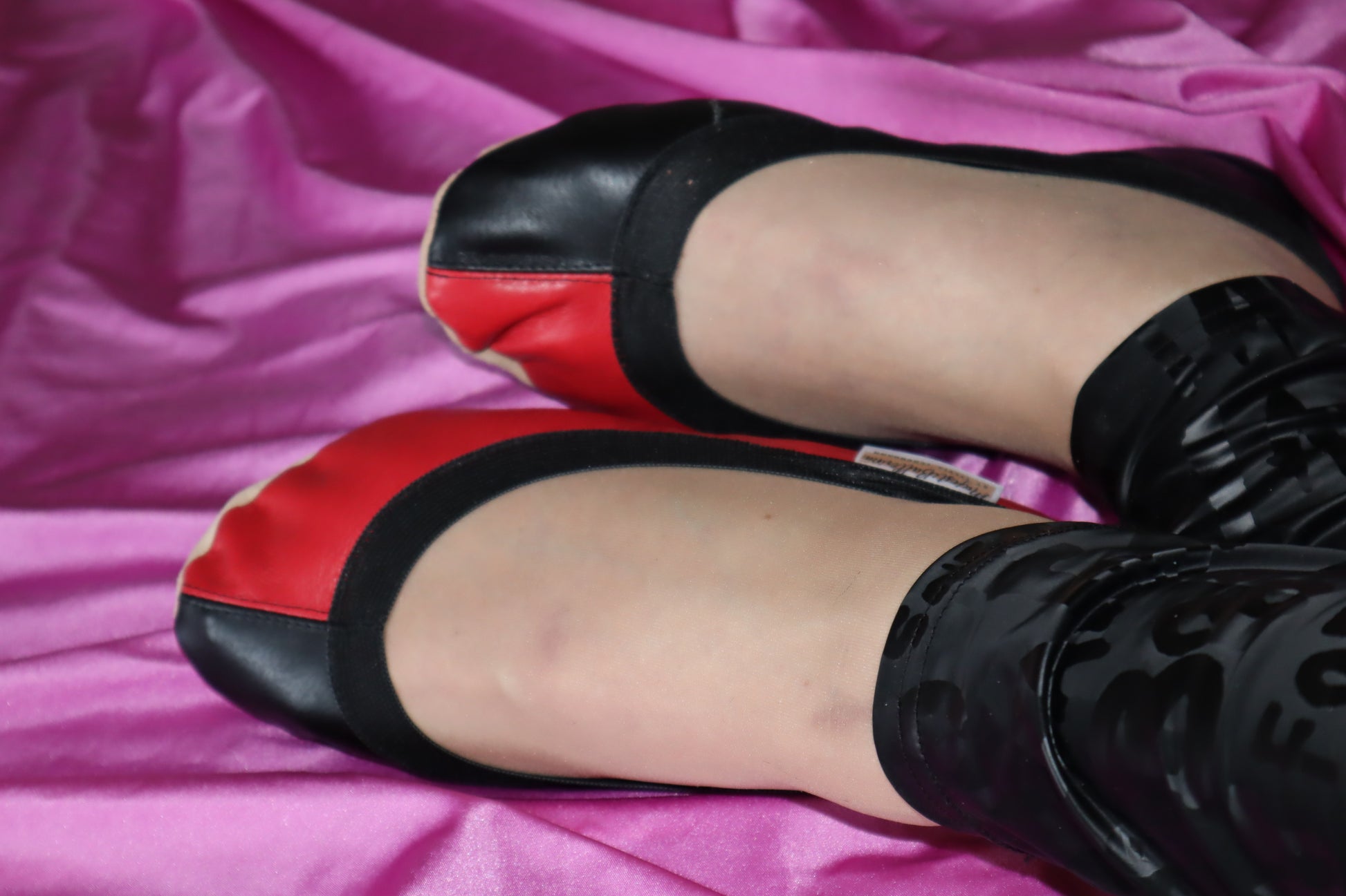 MajestiBallerina Sylviasfavorite Harlekin Reisehausschuhe Schläppchen Ballerina soft Lack
